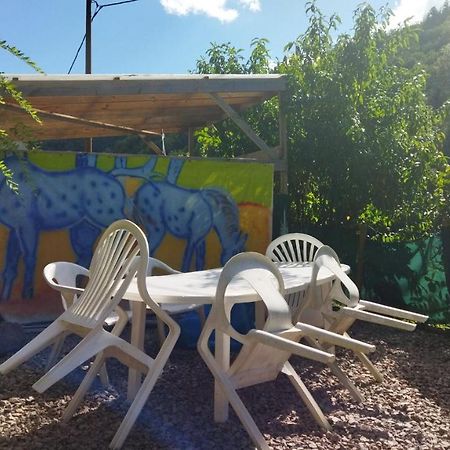 Abri De Jardin Amenage, Chambre Camping Glamour Hotell Lalaye Eksteriør bilde