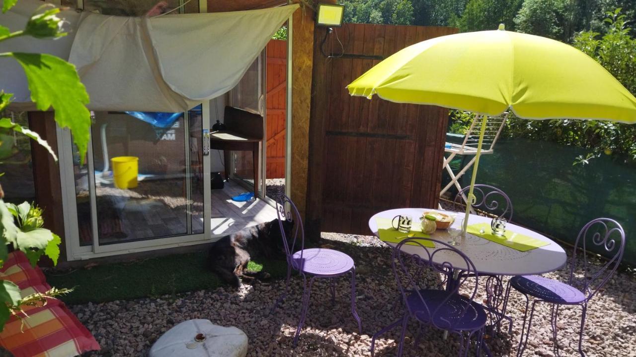 Abri De Jardin Amenage, Chambre Camping Glamour Hotell Lalaye Eksteriør bilde
